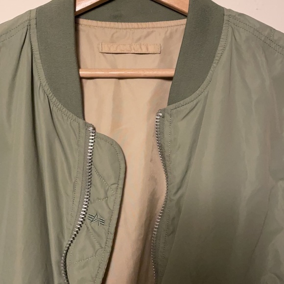 Bomber - Picture 9 of 9